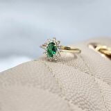 1,05 Karat Zümrüt Yeşili Taşlı 0.30 Karat Pırlanta(Signty)Taşlı Vintage Tasarım 14 Ayar Altın Yüzük