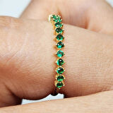 Gümüş Yüzük - Yarım Tur Zümrüt Yeşili Taşlı Minimal Tasarım 925 Ayar Gümüş Yüzük