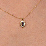 Oval Mistik Topaz Taşlı Yanları Zirkon Taşla Süslenmiş Modern Tasarım 14 Ayar Altın Kolye