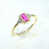 Baget Kesim Pembe Safir Yan Zirkon Taşlı Modern Tasarım 14 Ayar Altın Yüzük Tektaş Günlük-Hediyelik