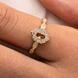 Gümüş Yüzük - Oval Zultanit Taşlı Yanları Zirkon Taşlarla Süslemeli 925 Ayar Gümüş Kadın Yüzük