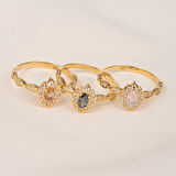 Gümüş Yüzük - Oval Zultanit Taşlı Yanları Zirkon Taşlarla Süslemeli 925 Ayar Gümüş Kadın Yüzük