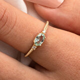 Gümüş Yüzük - Oval Kesim Green Topaz Taşlı Yan Zirkon Taşlarla Süslenmiş 925 Ayar Gümüş Yüzük