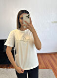 Marka Muadil Kuş Taşlı T-Shirt Kırık Beyaz