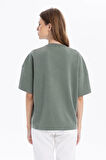 Bisiklet Yaka Oversize Emboss Baskılı Kadın T-shirt