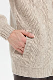 Kadın Dik Yaka Dikişsiz Önü Saç Örgülü Yün Hırka V.Bej