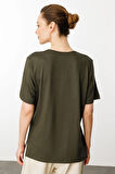 Kadın Açma Yaka Dantel Çiçek İşlemeli Penye T-Shirt Haki