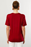 Kadın Açma Yaka Nakış İşlemeli Penye T-shirt Vişne