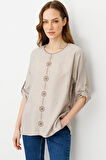 Kadın Sıfır Yaka Önü Nakışlı Bluz Bej