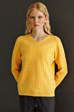 Kadın V Yaka Komple Saç Örgülü Kazak Sarı