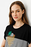 Kadın Sıfır Yaka Önü Taşlı Penye T-shirt Siyah