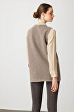 Kadın Sıfır Yaka Önü Nakış İşlemeli Yün Yelek K.Bej