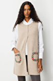 Kadın Sıfır Yaka Cebi Tığlamalı Uzun Yün Yelek K.Bej