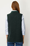 Kadın Polo Yaka Yakası Nakış İşlemeli Yün Yelek Yeşil