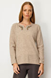 Kadın Sıfır Yaka Yaka Kenarı İşlemeli Yün Bluz K.Bej