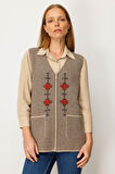 Kadın V Yaka Nakış İşlemeli Kısa Yün Yelek K.Bej