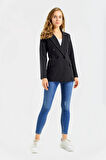 Kadın Düğme Detaylı Uzun Kol Şık Ofis Süs Cep Kapaklı Kumaş Blazer Ceket-Siyah