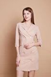 Yakalı Sırt Dekolteli Anvelop Likralı Kumaş Düğmeli Ceket Elbise -Bej 
