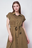 %100  Iyocell Akıcı Şık Kumaş Yakalı Düşük Omuzlu Duble Kollu Bağcıklı Midi Boy Diz Altı Elbise-Haki