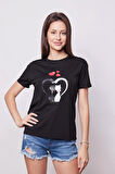 Baskılı Sıfır Yaka Kırışmaz Span Karışımlı Şık Kısa Kol T-shirt Bluz- Siyah Kedi Kalp Desenli 
