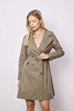 Kadın Cepli Kruvaze Anvelop Kemerli Hafif Likralı Kumaş Uzun Trençkot Ceket-Haki