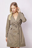 Kadın Cepli Kruvaze Anvelop Kemerli Hafif Likralı Kumaş Uzun Trençkot Ceket-Haki
