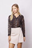 Kadın Likrasız Viskon Vual Desenli Yakalı Düşük Omuzlu Uzun Kol Şık Gömlek-Leopar