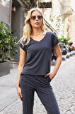 Kadın Modal İpeksi Likralı Kumaş V Yaka Duble Kollu Apoletli Yanları Yırtmaçlı T-shirt Bluz-Lacivert