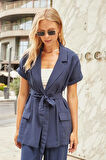 Kadın İpeksi Modal Kumaş Yakalı Düşük Omuzlu Apoletli Beli Kemerli Kısa Kol Düğmeli Ceket-Lacivert