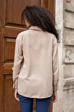 Kadın Yakalı Gizli Patlı Düşük Omuzlu Uzun Kol Gömlek-Bej 