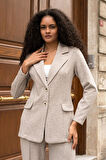 Kadın Esnek Kalın Kumaş Yakalı Cep Kapaklı Uzun Kol Çift Düğmeli Blazer Ceket-Bej