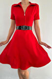 Kırmızı Kemerli Spor Elbise