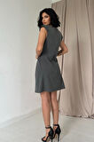 Gri Yanı Büzgülü Sıfır Kol Elbise