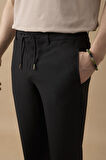 Erkek Slim Fit Beli Bağlamalı Dokulu Siyah Pantolon