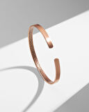 İçi Doku Desenli Dışı Ayetel Kürsi Yazılı İnce Bakır Bilezik