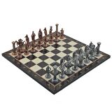 GiftHome Büyük Boy Metal İNGİLİZ Satranç Takımı Antik ve Katlanır Ceviz Desenli MDF Satranç Tahtası (43X43 cm.)