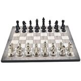 GiftHome Premium Black Metal Klasik Satranç Takımı ve Platin Meşe Desenli MDF Satranç Tahtası (37X37 cm.)