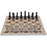GiftHome Premium Black Metal Klasik Satranç Takımı ve Rustik Ceviz Desenli MDF Satranç Tahtası (37X37 cm.)