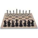 GiftHome Premium Black Metal Klasik Satranç Takımı ve Rustik Ceviz Desenli MDF Satranç Tahtası (37X37 cm.)