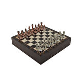 GiftHome Orta Boy Antik Metal Klasik Satranç Takımı ve Ceviz Desenli Sandıklı MDF Tahtası (30X30X6 cm.)