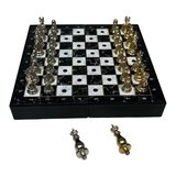 GiftHome Pocket Serisi Küçük Boy Metal Parlak Taş ve Mermer Desenli Kutulu Klasik Satranç Takımı (13,5 X 13,5 cm.)