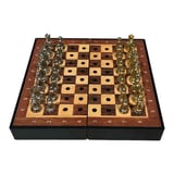 GiftHome Pocket Serisi Küçük Boy Metal Parlak Taş ve Ceviz Desenli Kutulu Klasik Satranç Takımı (13,5 X 13,5 cm.)