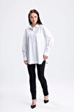 SWEETNESS Kadın Beyaz Oversize Likralı Pamuklu Cepli Uzun Kol Gömlek