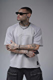 Kabartma Baskılı Garni Detaylı Reglan Kol Oversize Kalıp Unisex Tişört