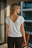 Kadın Beyaz Viskon Ön Arka V Yakalı T-shirt Yarasa Kol Relaxed Bluz