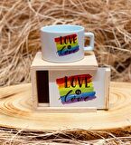 Love Is Love Ahşap Kutulu Kupa