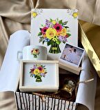 Best Mom Tasarımlı Kutulu Kupa Sert Kapaklı Defter Mini Altınyaldızlı Melek Kar Küresi Ve Ahşap Fotoğraf Standı Anneler Günü Hediye Seti