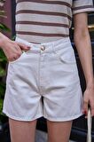 Yüksel Bel Beyaz Kadın Denim Şort