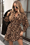 Kadın Uzun Kollu Kruvaze Yakalı Fırfırlı Belden Kuşaklı Leopar Desen Modal Elbise