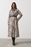 Yılan Desen Uzun Yaka Detaylı Elbise - Krem-Siyah
